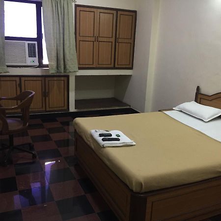Royale Inn Вапі Екстер'єр фото