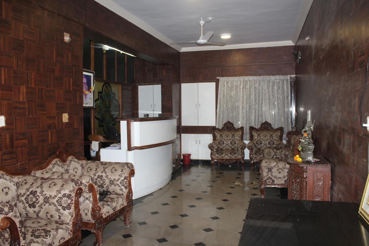 Royale Inn Вапі Екстер'єр фото