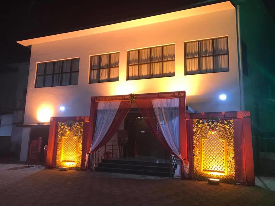 Royale Inn Вапі Екстер'єр фото