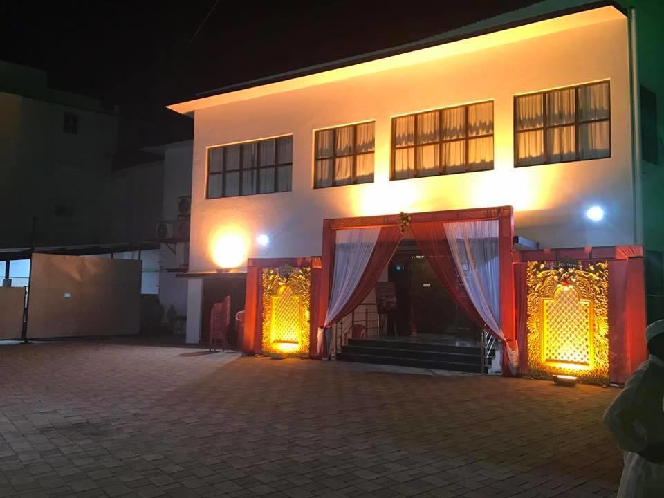 Royale Inn Вапі Екстер'єр фото