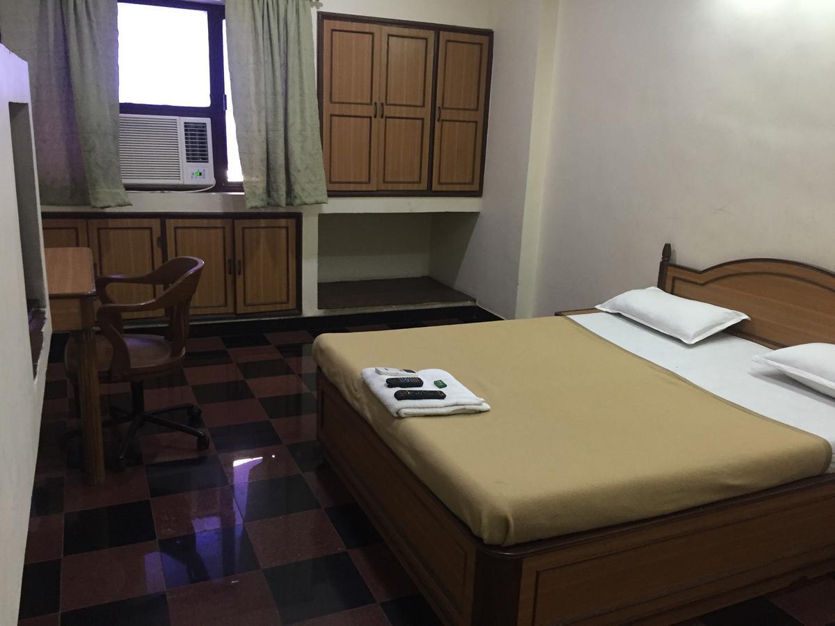 Royale Inn Вапі Екстер'єр фото