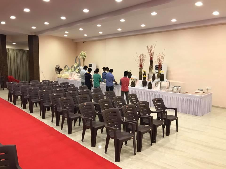 Royale Inn Вапі Екстер'єр фото