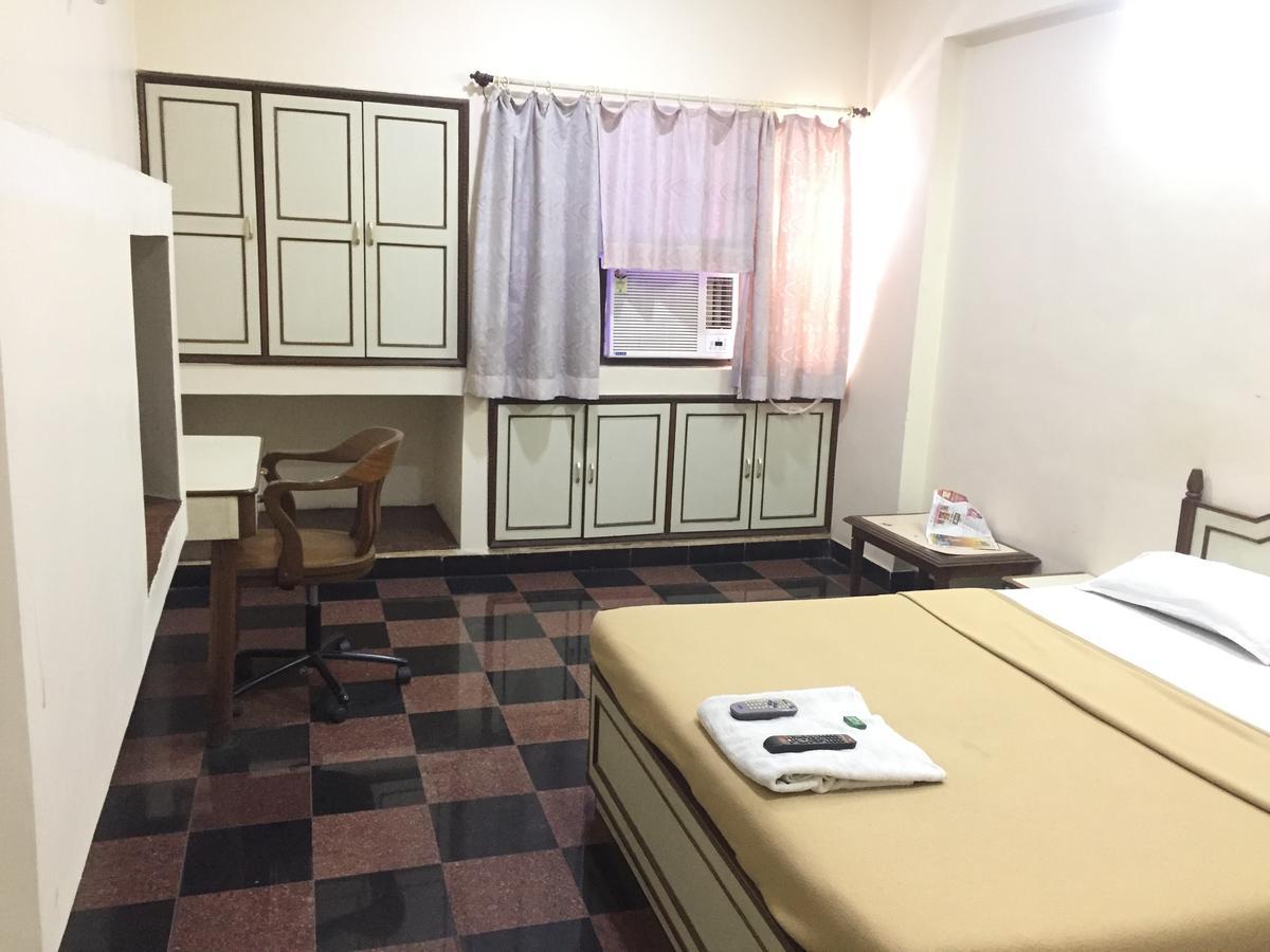 Royale Inn Вапі Екстер'єр фото