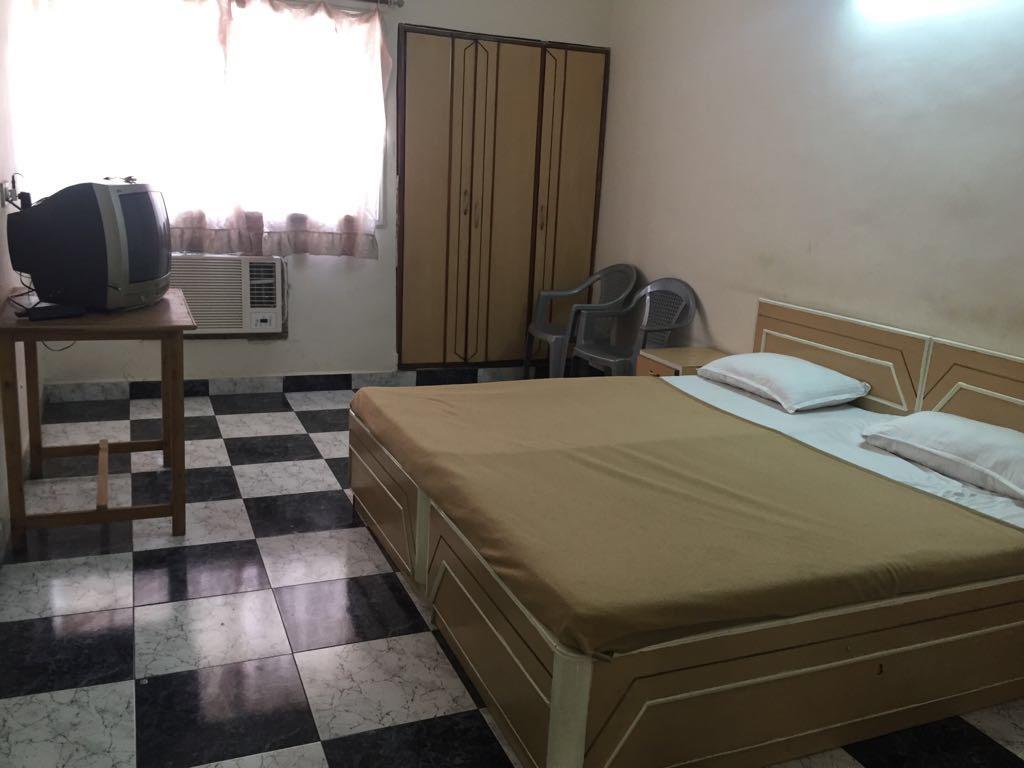Royale Inn Вапі Екстер'єр фото